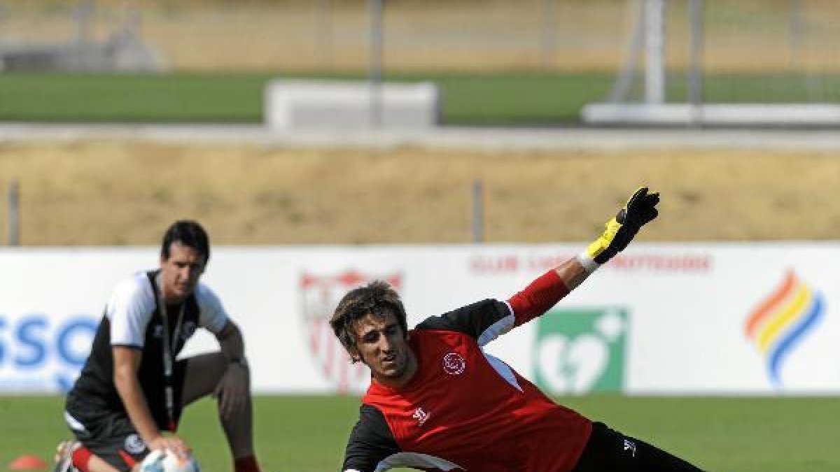 Julián, tercer portero del Sevillao,4