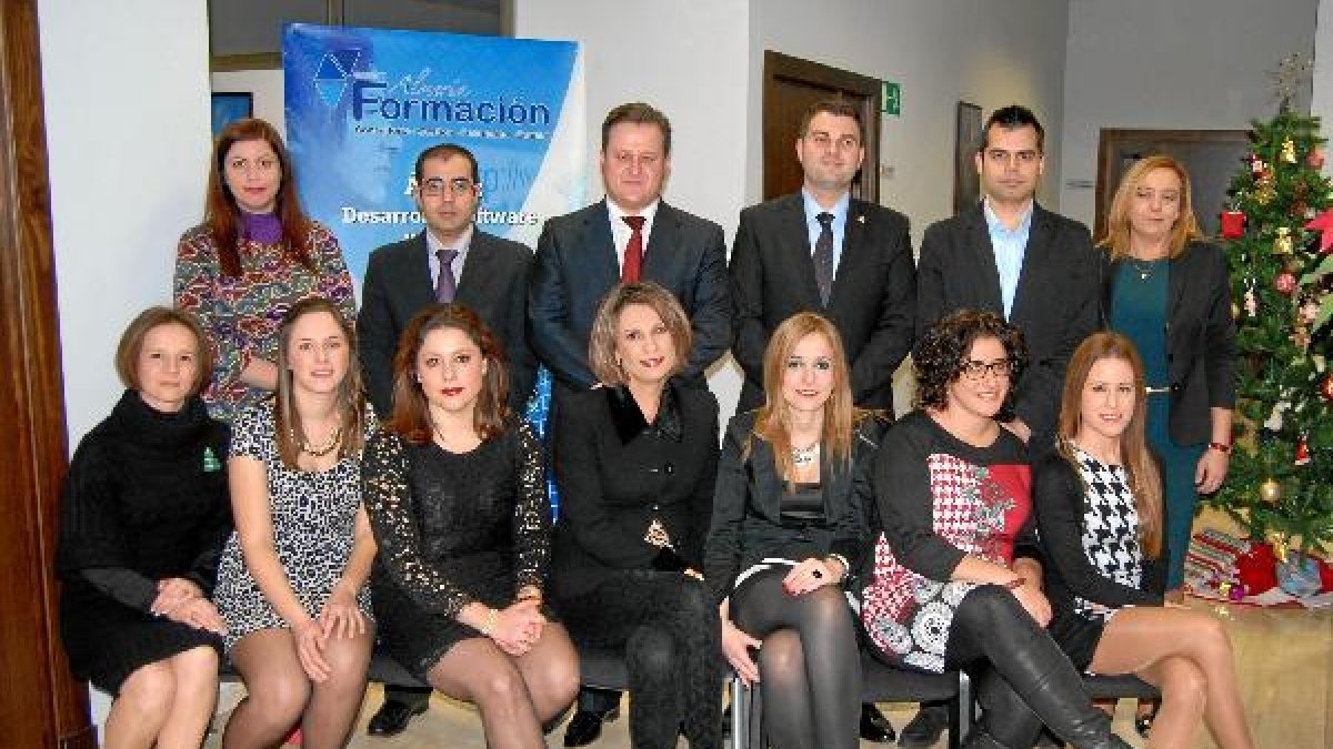 El equipo humano de Almería Formación.x,auto,au