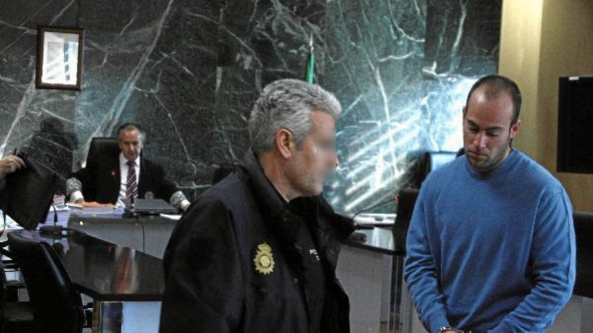 Jonathan Moya en la Ciudad de la Justicia en 2013.e;clip:rect(4