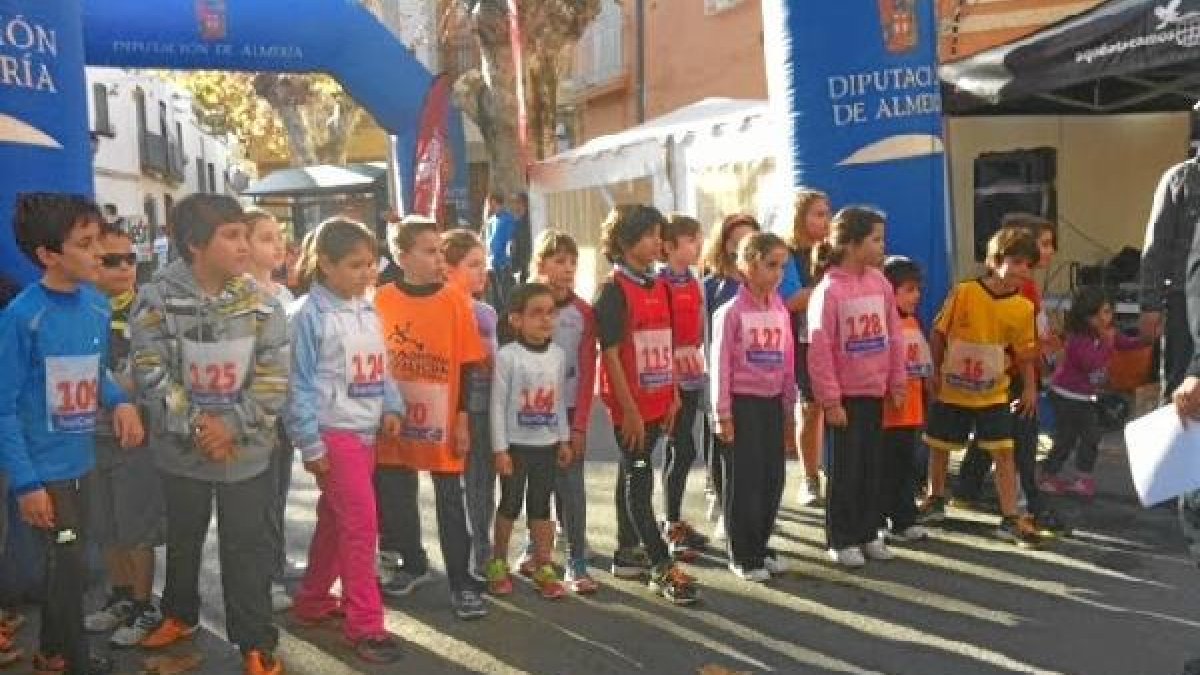 Jóvenes participantes en la prueba deportiva.x,