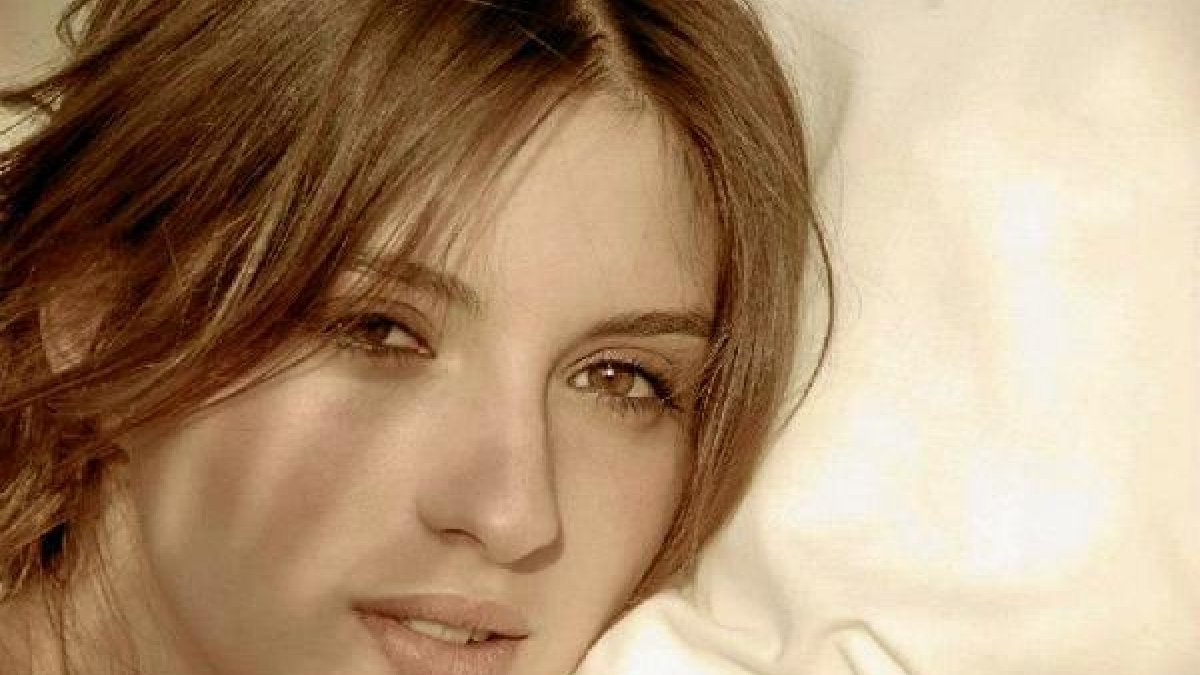 La joven actriz madrileña protagonizará los videoclips del nuevo disco del almeriense.tyle