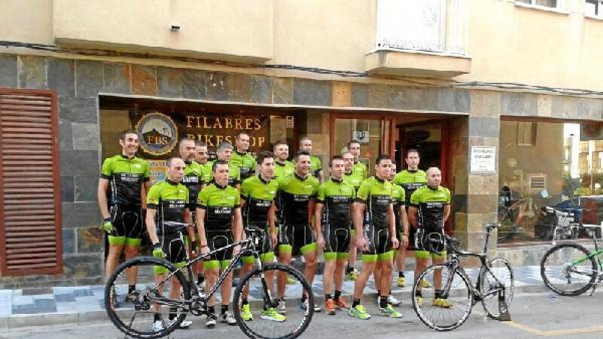 Corredores del equipo ciclistao,469px