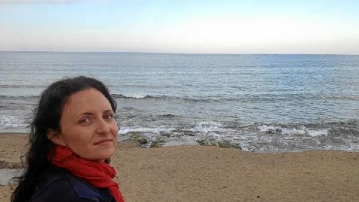 María José Castaño en la playa de San José. x,a