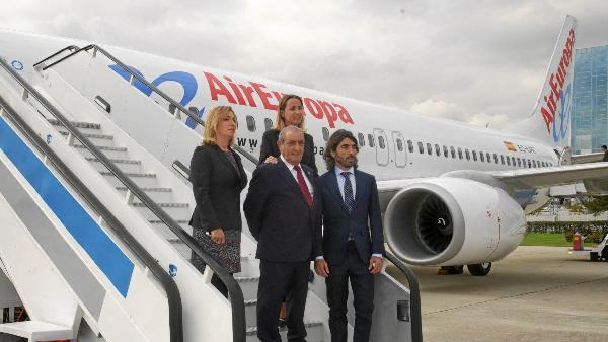 El patriarca de Air Europa, Juan José Hidalgo, junto a sus hijos que dirigen las distintas áreas de