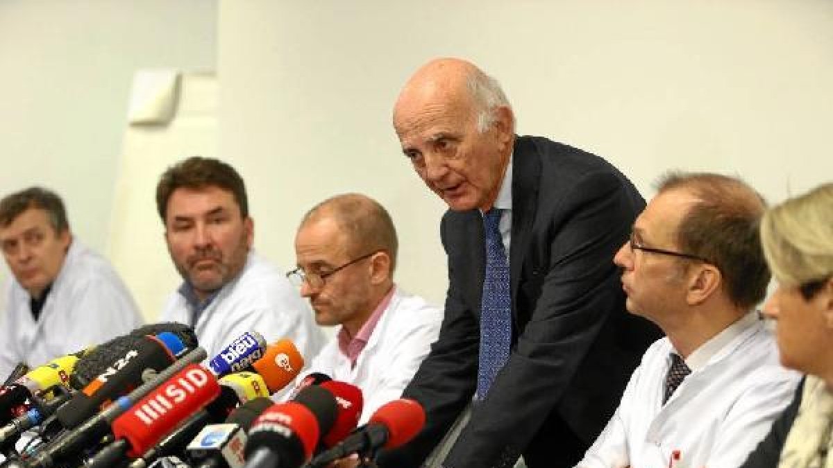 El equipo médico que atiene al piloto alemán en rueda de prensa.tyle>.apqj{position:absolu