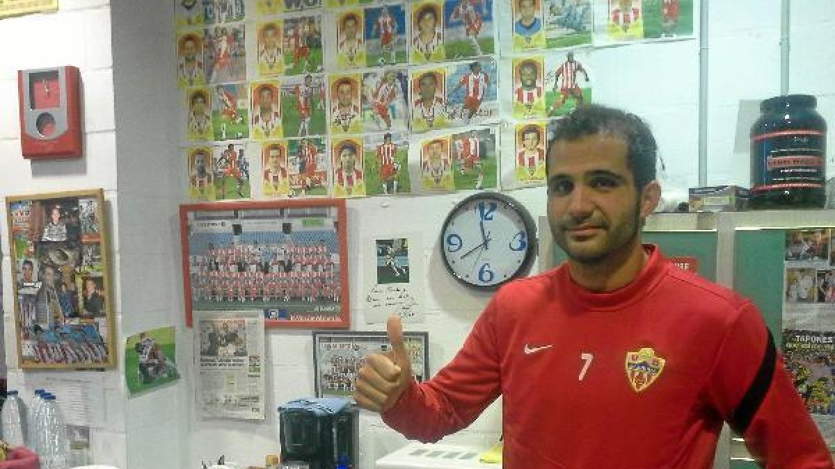 Verza posa para LA VOZ después del entrenamiento del lunese;cli