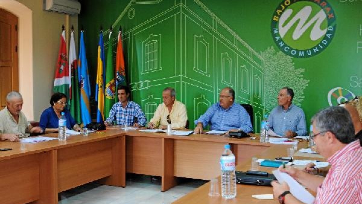 Reunión de la Junta Gestora que aprobó los presupuestos de este año.tyle>.apqj{position:ab