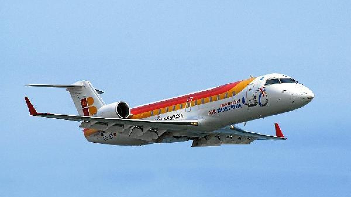La compañía Air Nostrum es la que opera actualmente el vuelo entre Almería y Sevilla.tyle>