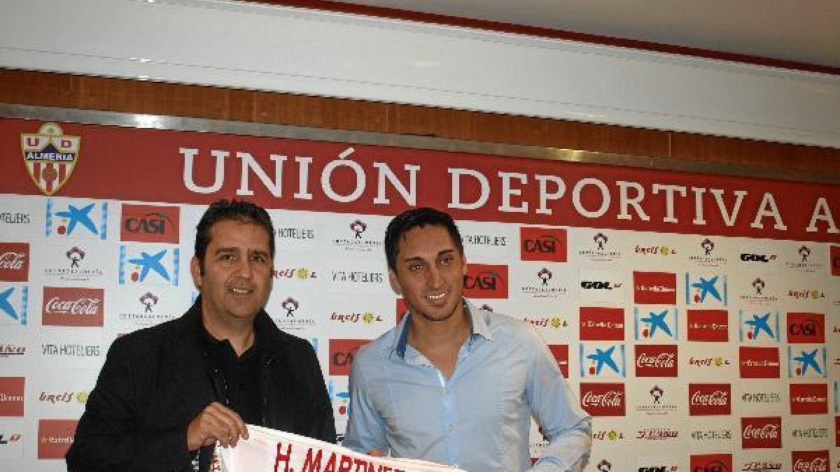 Alberto Benito, en la presentación de Hans Martínez.