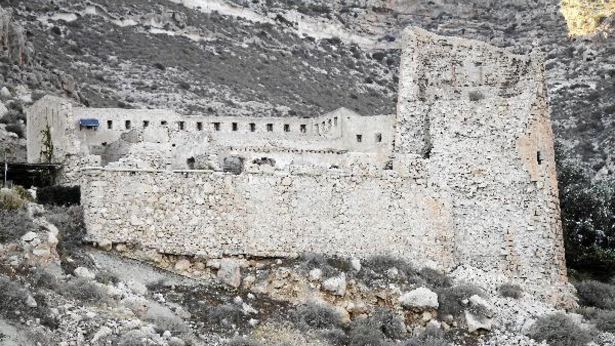 Aspecto que presentaba el Castillo en el vernao de 2011.