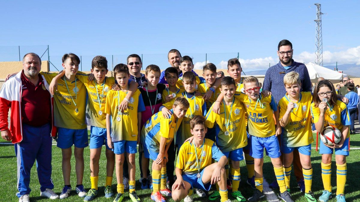 Los infantiles brillaron en su torneo.