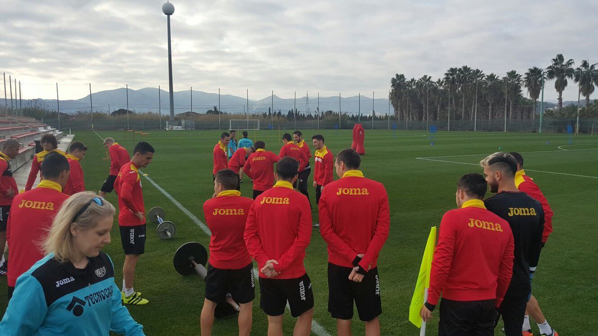 Entrenamiento del Getafe en Oliva.