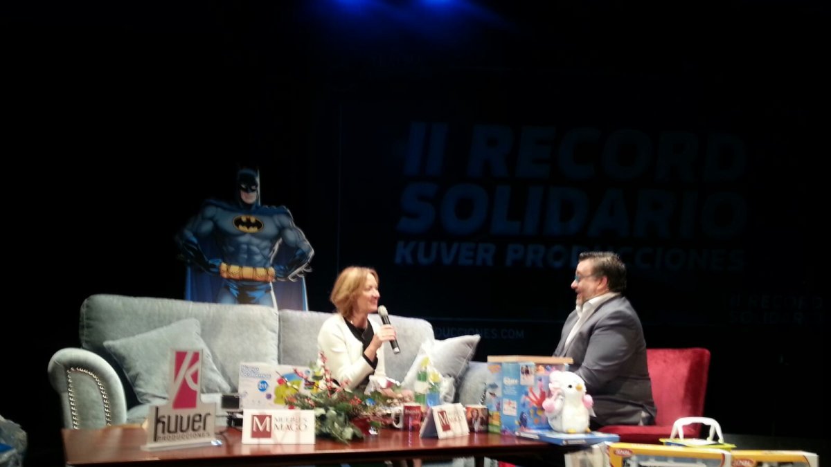 La consejera, Carmen Ortiz, ha sido uno de los rostros que ya ha pasado por esta gala solidaria