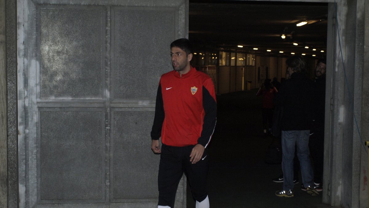 El delantero tiene intención de continuar en Almería.