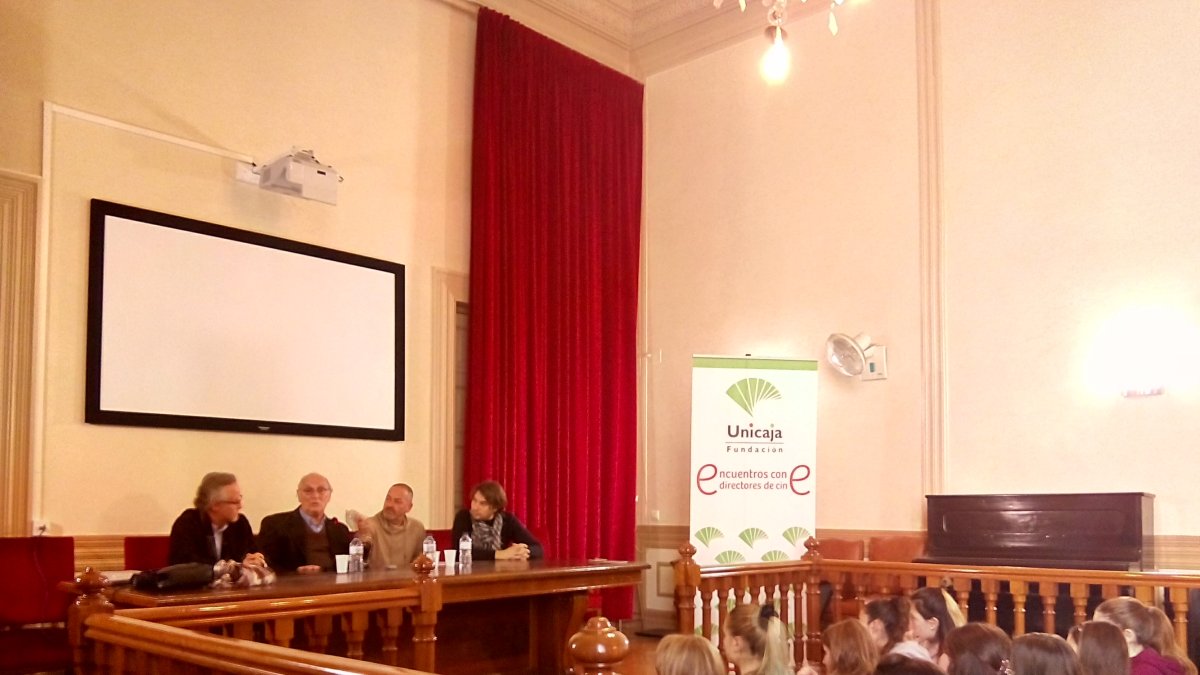 Carlos Saura durante su charla en el Celia Viñas.