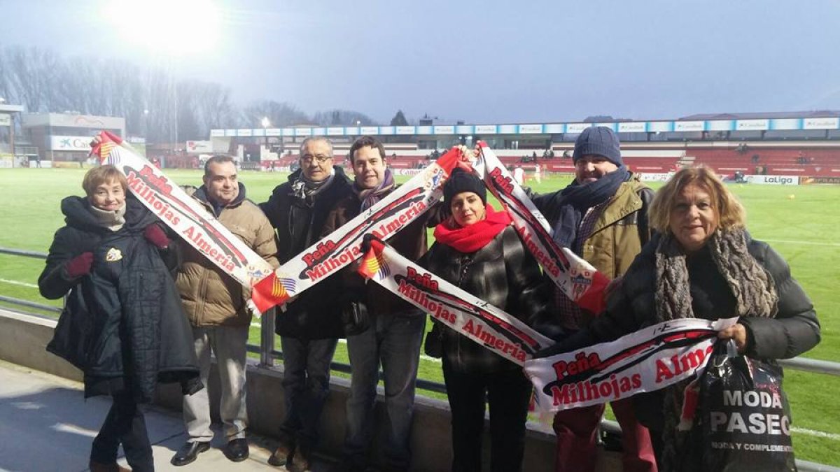 Agustín y Yolanda con la Peña Milhojas.