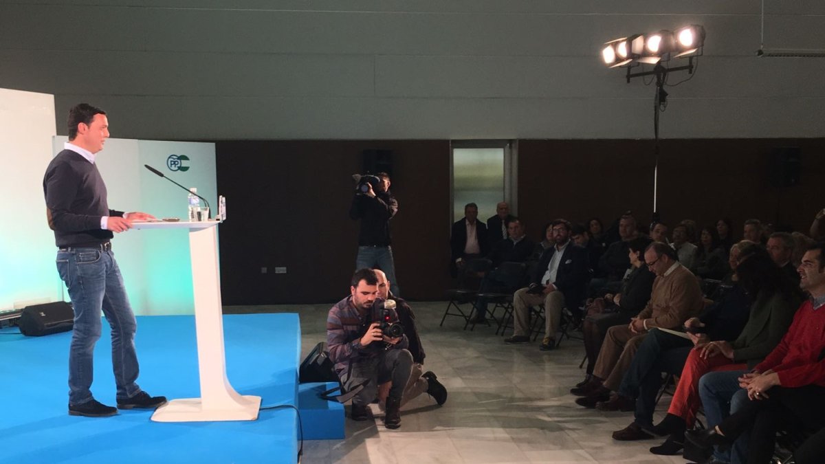 Javier A. García durante su intervención en la apertura la Convención Municipal del PP en Almería.