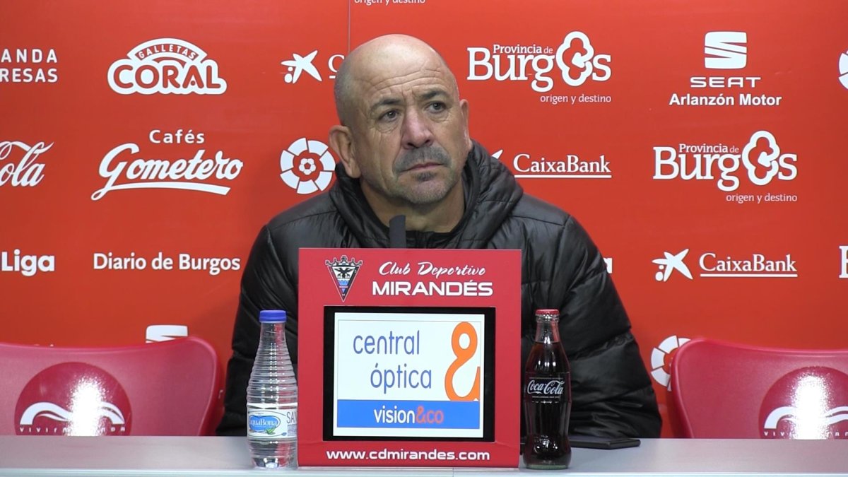 Claudio Barragán en sala de prensa.