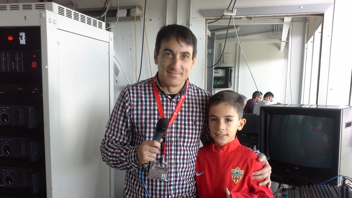 Ramón Gómez padre y el pequeño de la casa.