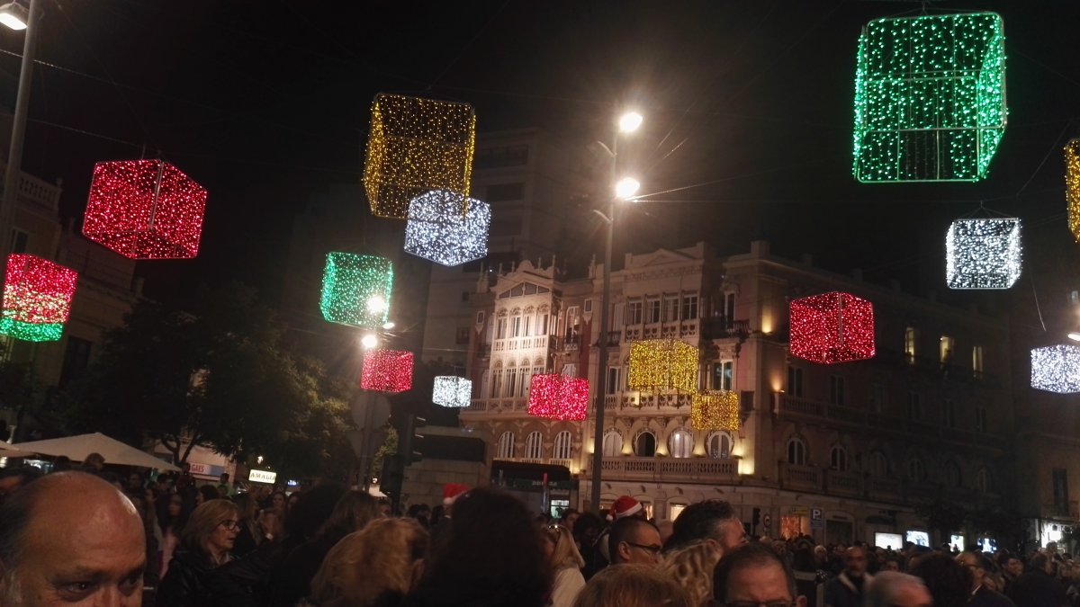 Iluminación navideña en Puerta de Purchena.