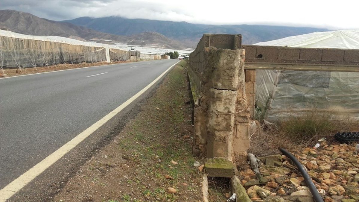 En la imagen, la carretera, en la que se aprecia la ausencia de arcenes como denuncian los vecinos.