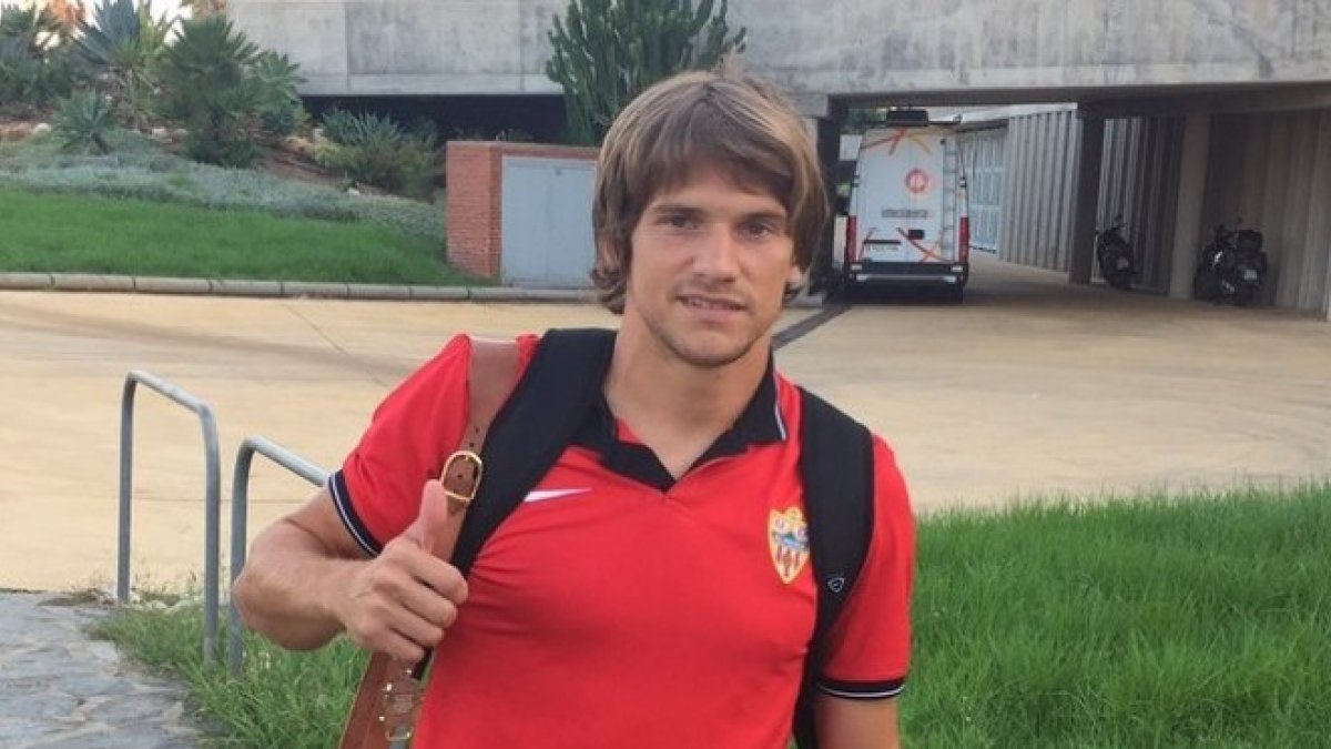 Dubarbier se despide del Almería.