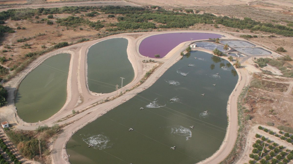 La Estación de Aguas Residuales de Vera fue promovida por iniciativa mixta solucionando un grave problema medioambiental de vertidos al lecho del rí