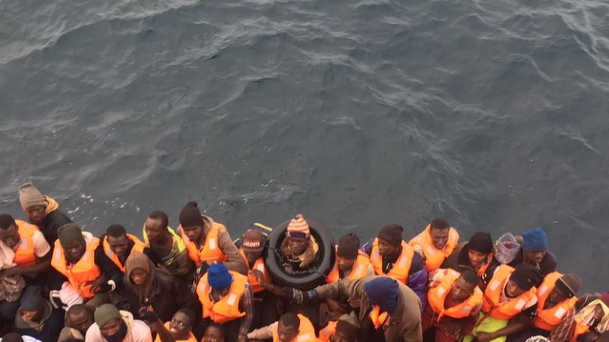 Rescate de una patera la tarde del lunes en Alborán