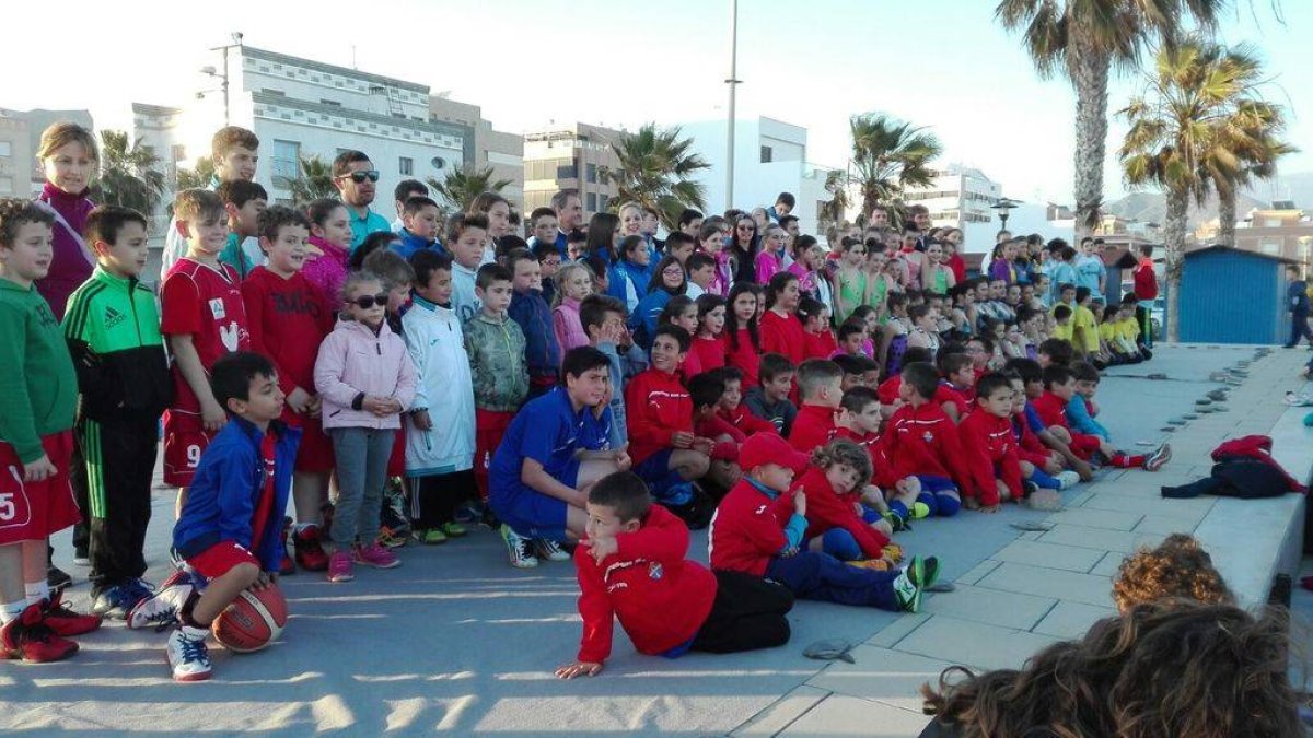 Niños participantes en el encuentro deportivo celebrado el año pasado.