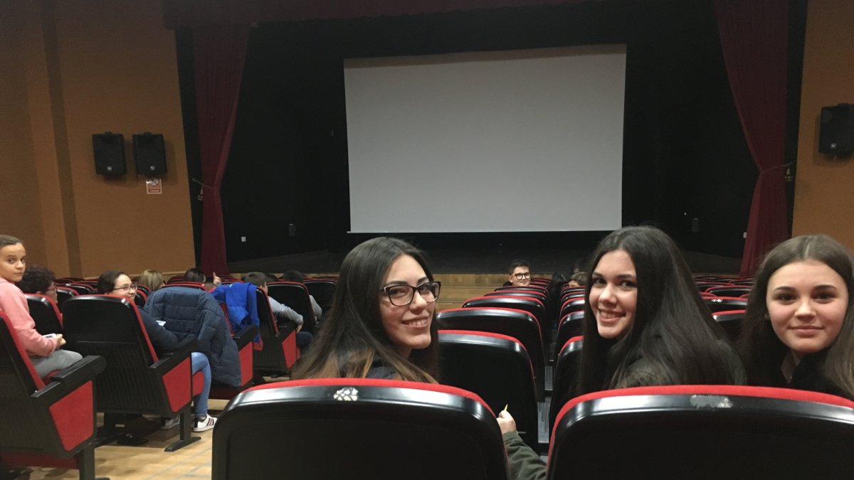 Un grupo de amigas esperando a que comience ‘Vaiana’. La próxima semana se proyectará ‘Los Últimos de Filipinas’.