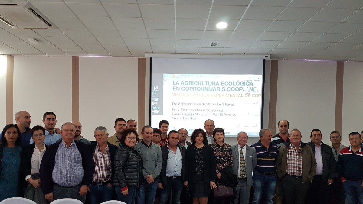 Grupo de productores participantes en la jornada