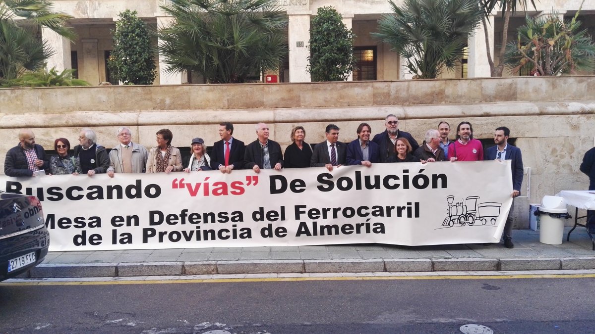 Acto de la Mesa del Tren, ayer.