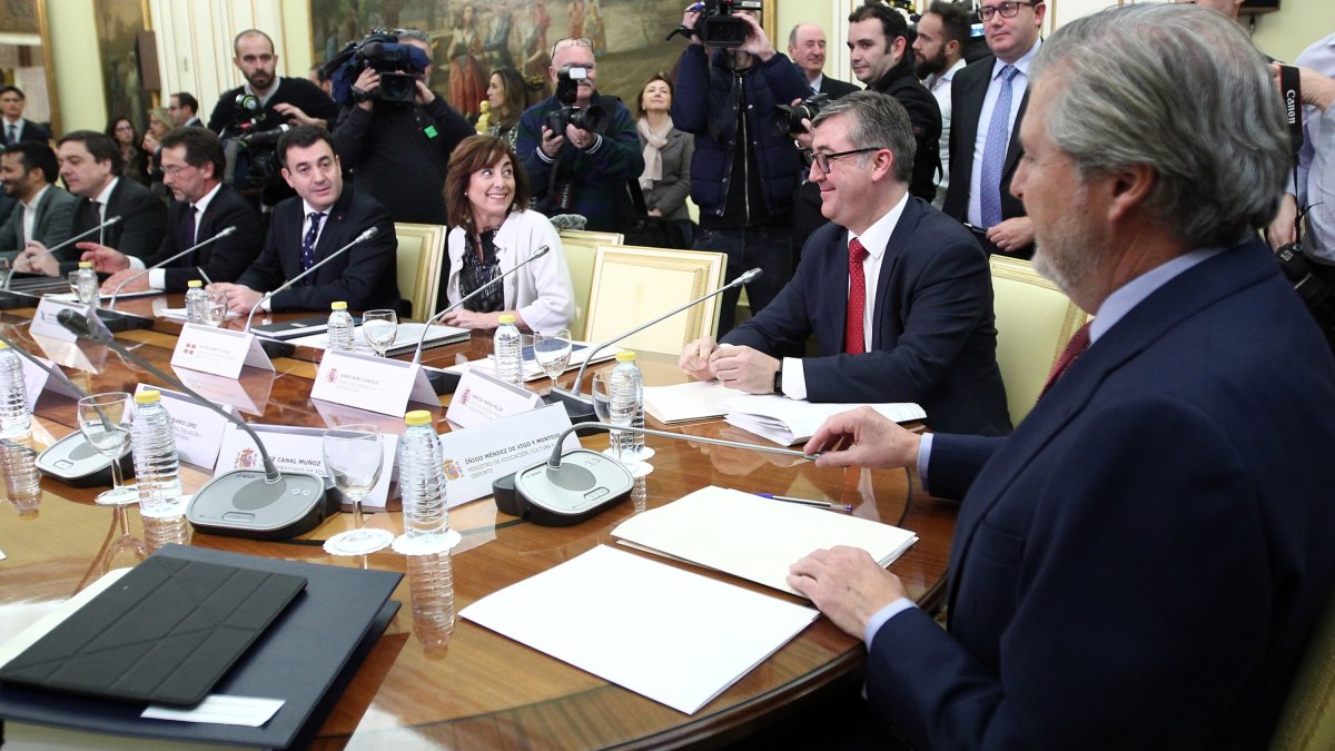 Imagen de la reunión esta tarde del Ministerio y los consejeros de Educación de las autonomías