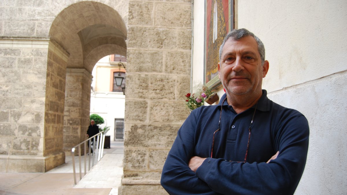 José Benavente Hernández es uno de los zapateros históricos de la ciudad y un reconocido espeleólogo.