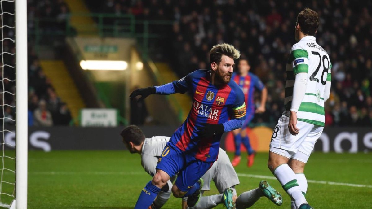 Leo Messi marcando el primero en Glasgow.