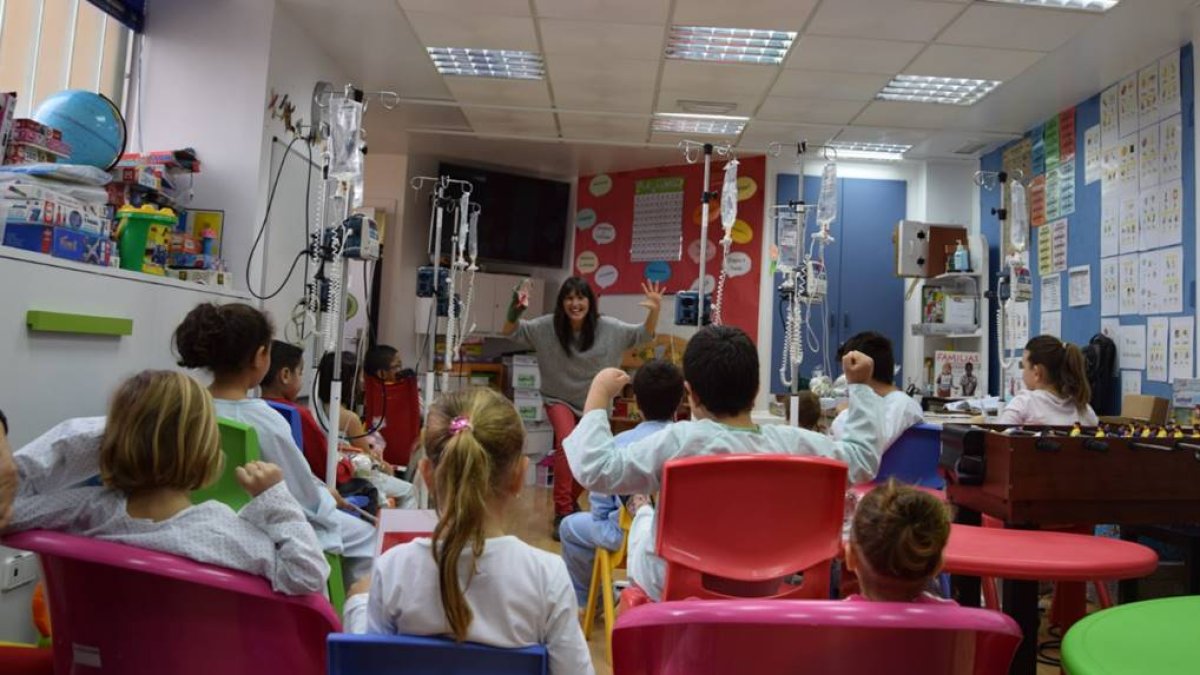 Marionetas en el Aula Hospitalaria de Torrecárdenas, a cargo de Biosabor.