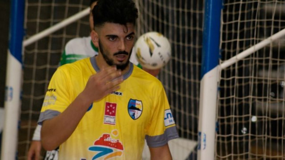 Juan Emilio con la camiseta del Peñíscola.