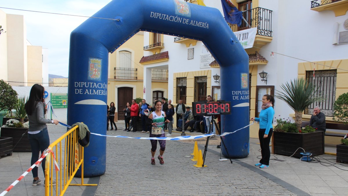 La línea de meta espera a la vencedora.