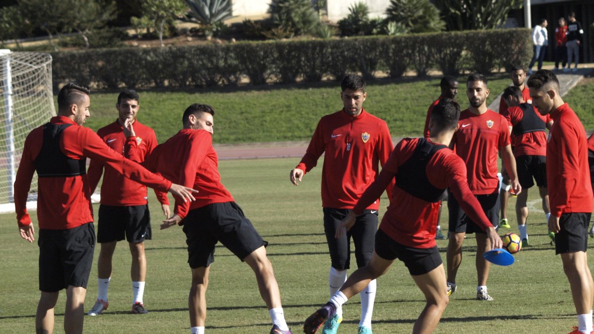 El Almería ya está concentrado.