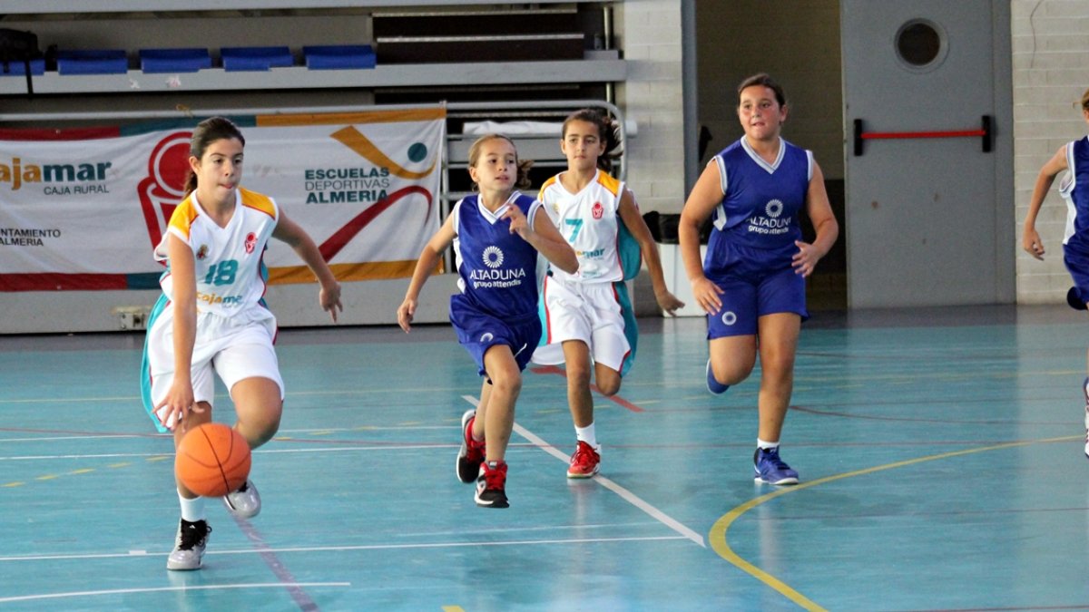 Lucía Hervia con el Cajamar CB Almería.