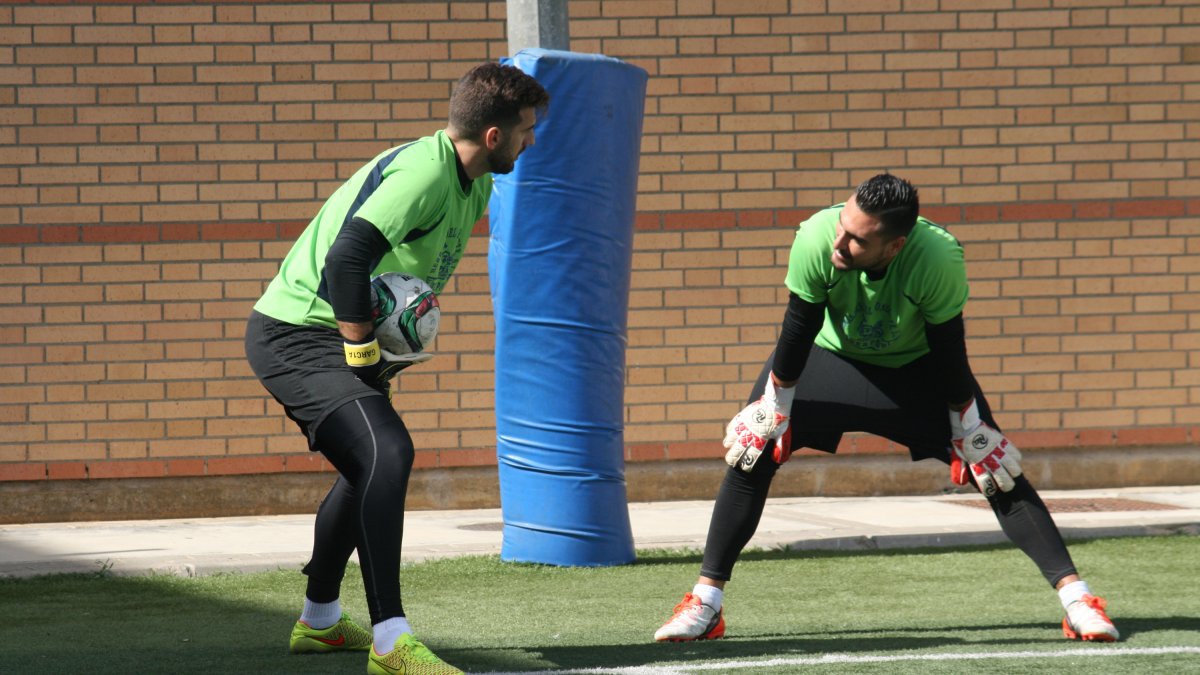 Álvaro y Manuel García entrenando con el CD El Ejido.