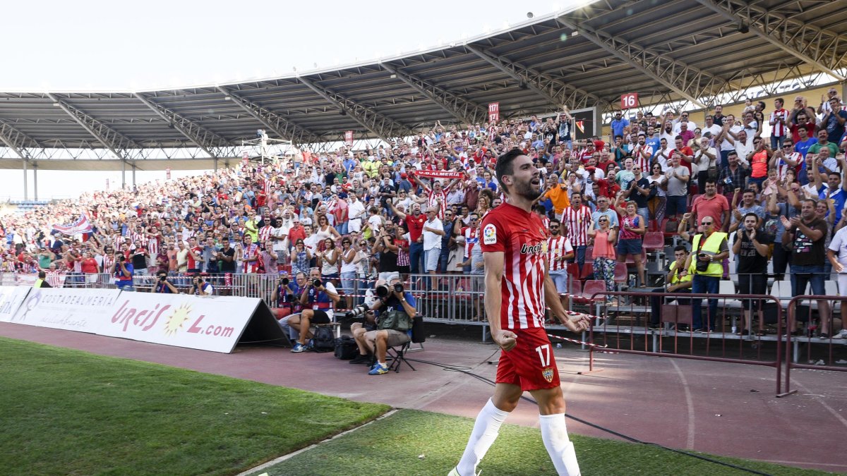 Puertas celebra su gol ante el Rayo.
