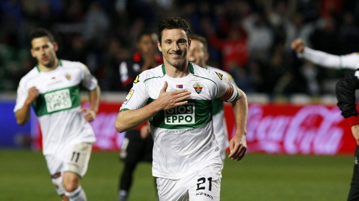 Edu Albacar jugador del Elche.