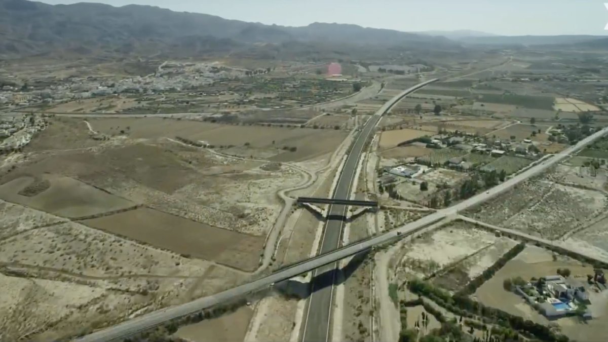 Imagen aérea de obras ya concluidas en un vídeo de la patronal valenciana.