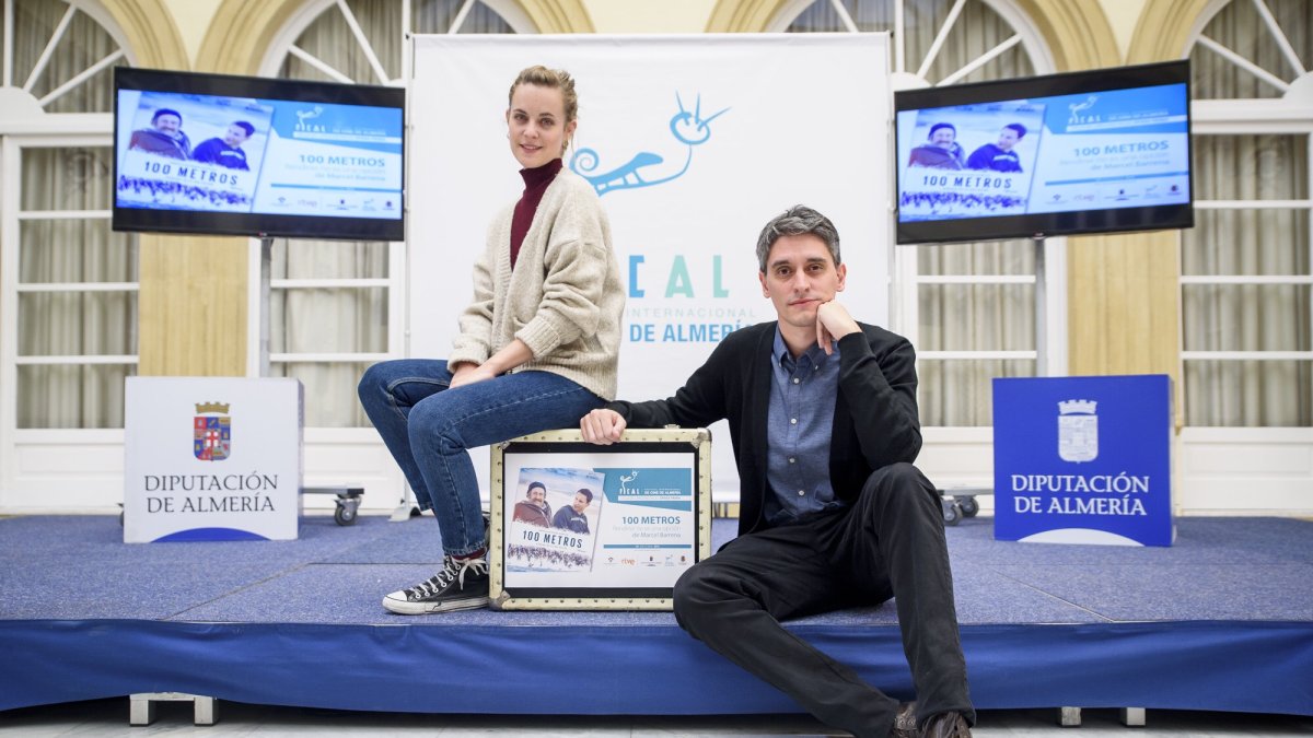Director y actriz, en el encuentro con la prensa.