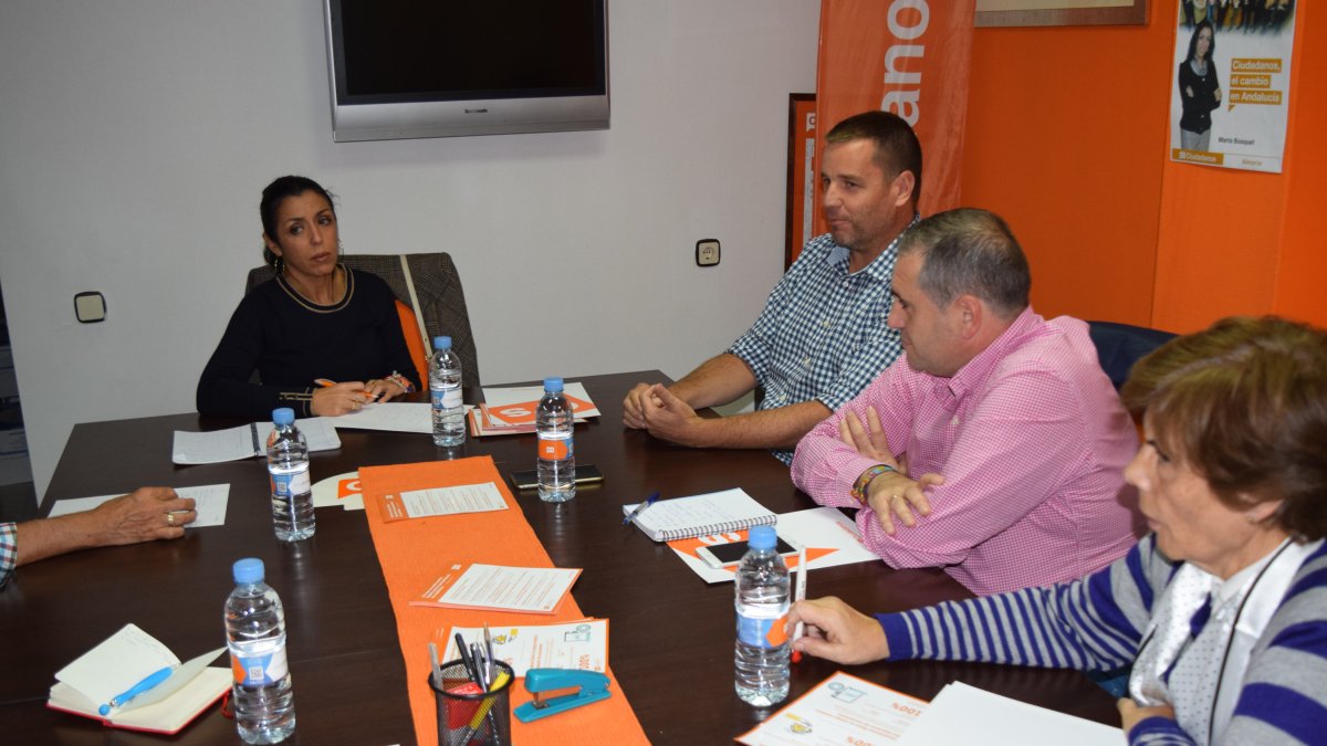 Encuentro de la parlamentaria de C´s con representantes de los centros concertados