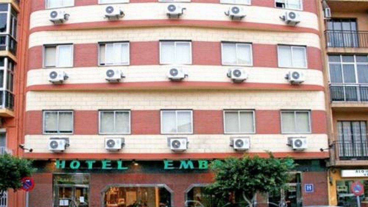 Hotel embajador ubicado en Calzada de Castro de Almería tiene 67 habitaciones.