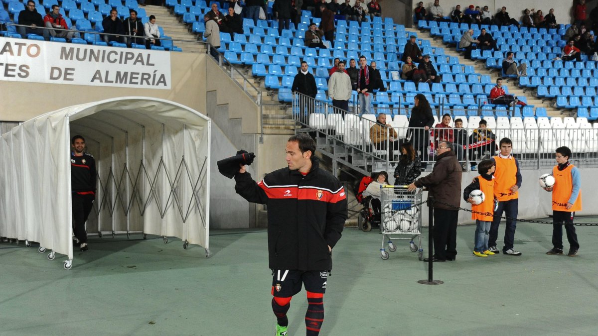 Nino con Osasuna en el Estadio Mediterréno.