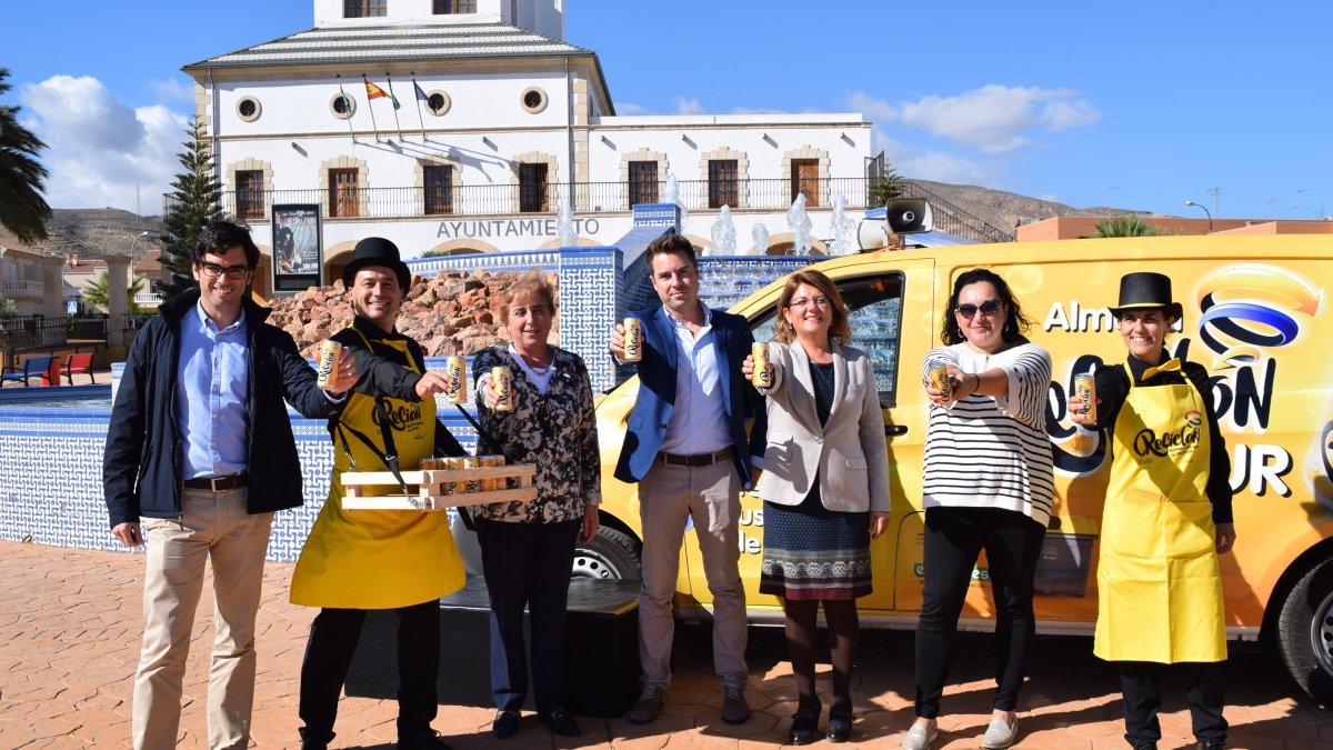 La campaña de cocienciación al reciclaje Reciclón Tour se ha iniciado en Huércal de Almería.