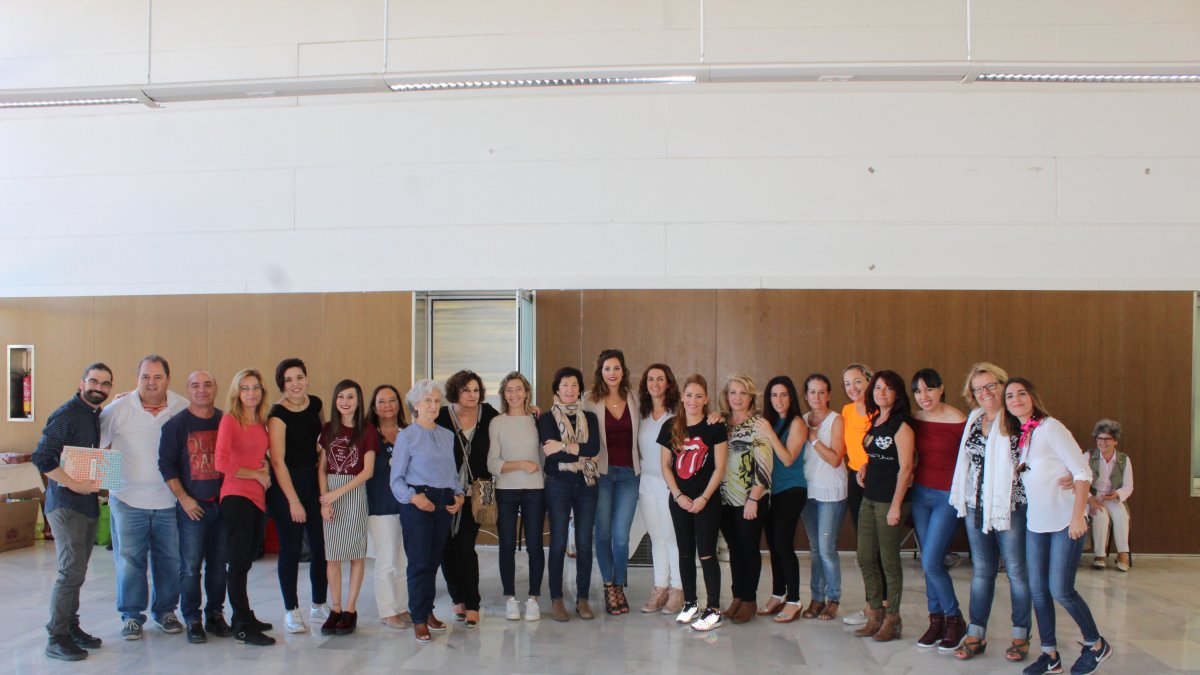 Numerosas personas participaron en la organización de la gala de entrega de premios del torneo de golf que organiza en su XII edición Proyecto Hombre